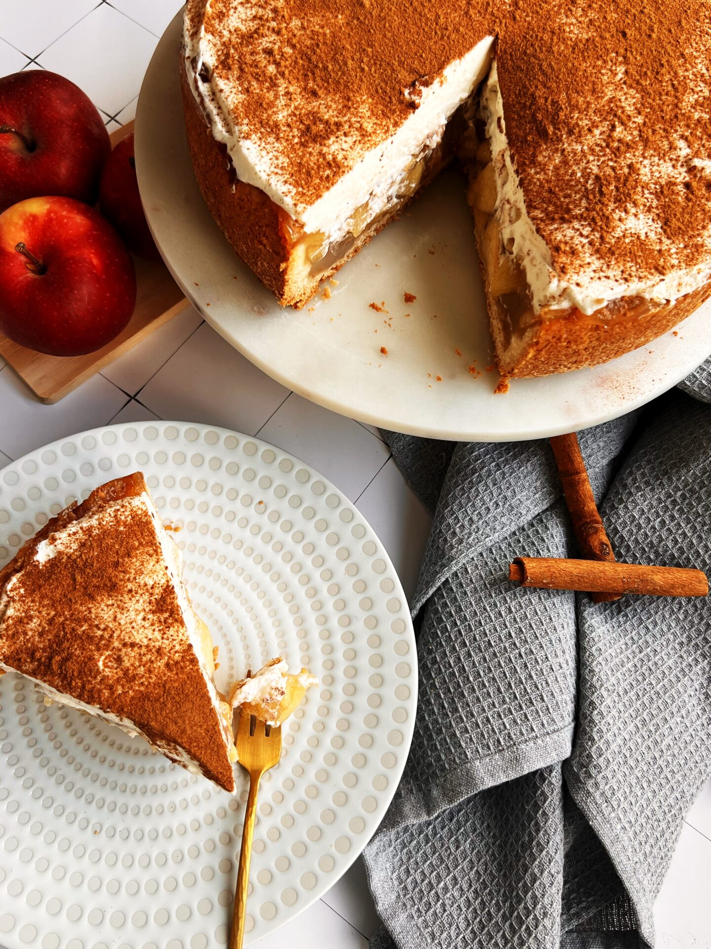 Apple Custard Cake