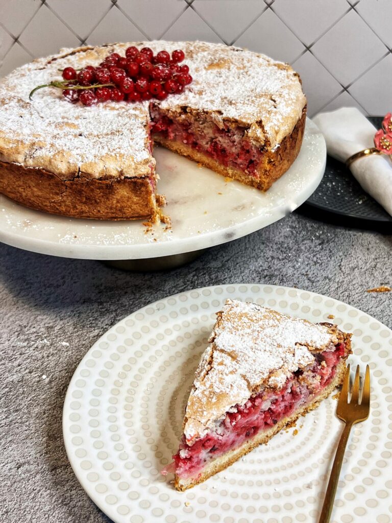 Red currant cake