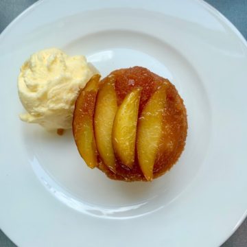 peach cake with vanilla ice